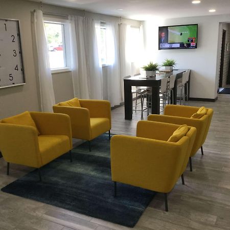 Days Inn & Suites By Wyndham Cincinnati North Springdale Zewnętrze zdjęcie