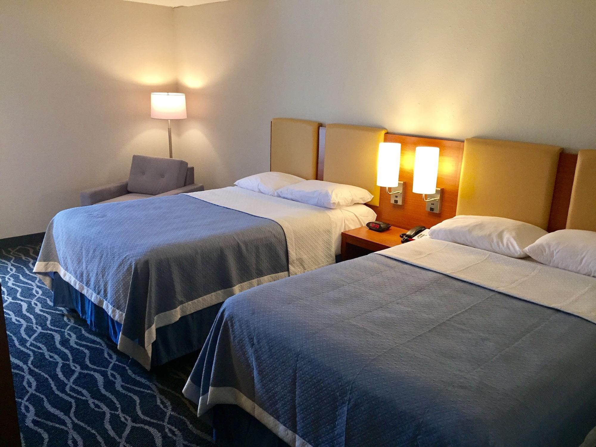 Days Inn & Suites By Wyndham Cincinnati North Springdale Zewnętrze zdjęcie