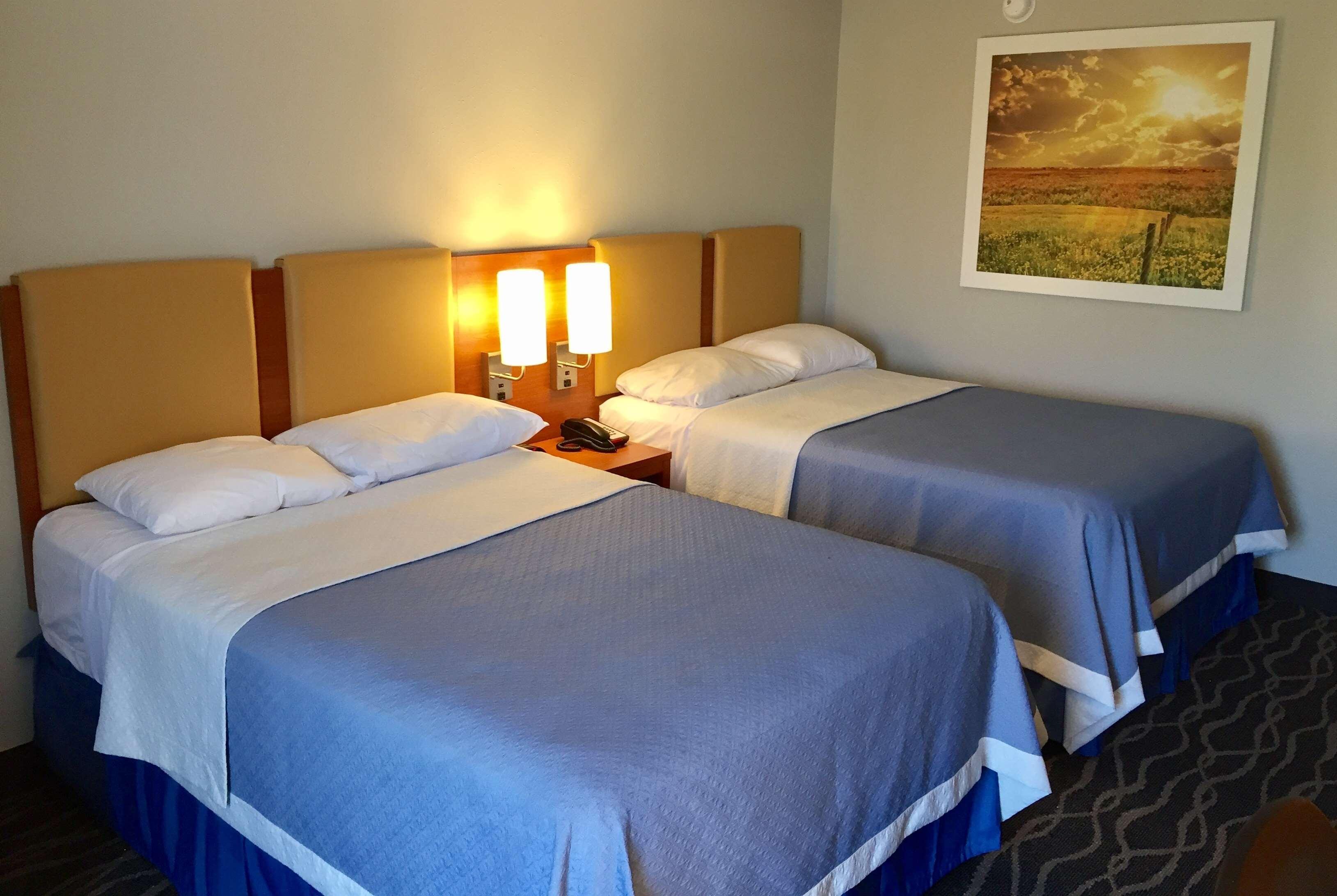 Days Inn & Suites By Wyndham Cincinnati North Springdale Zewnętrze zdjęcie