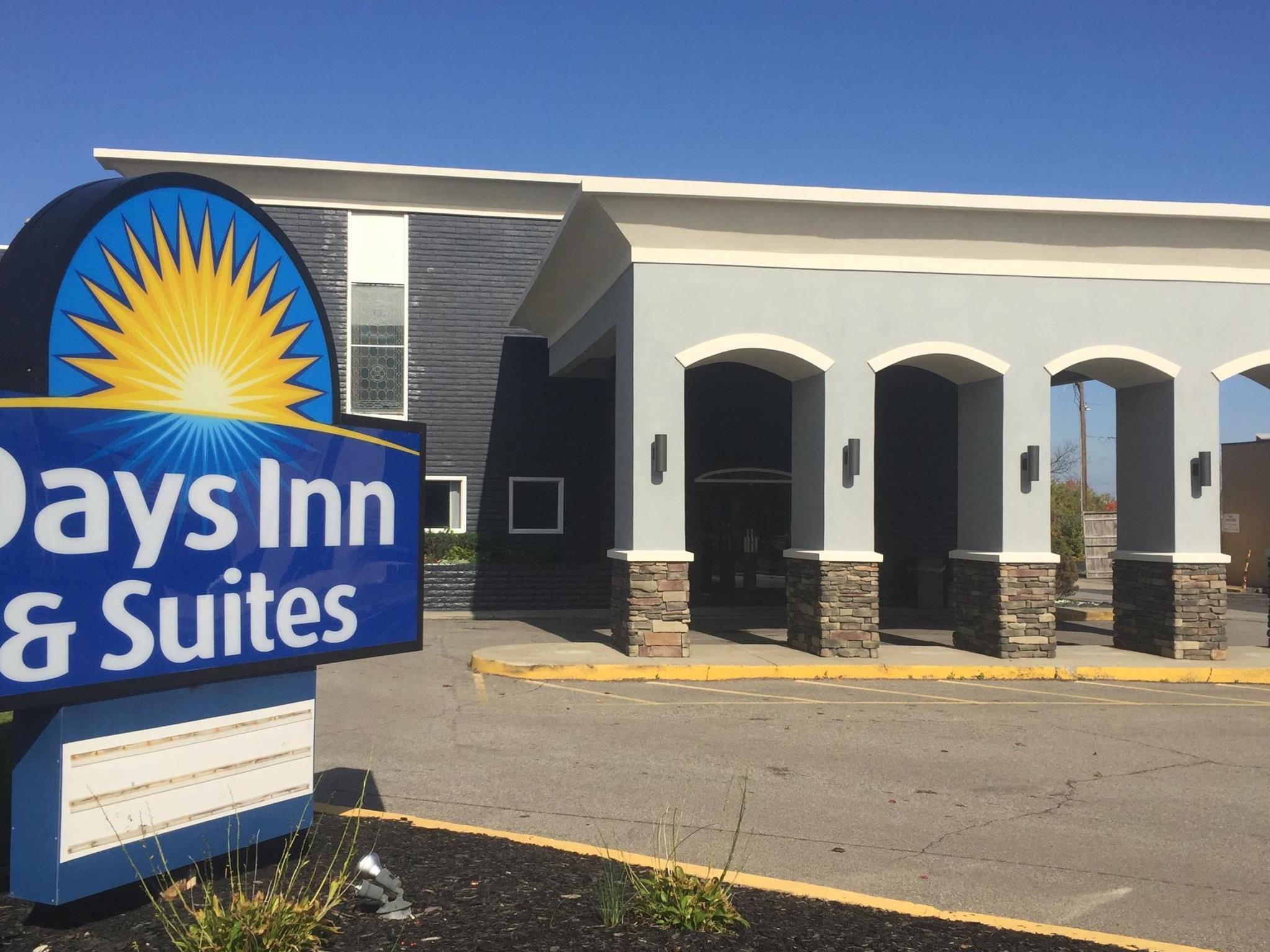Days Inn & Suites By Wyndham Cincinnati North Springdale Zewnętrze zdjęcie
