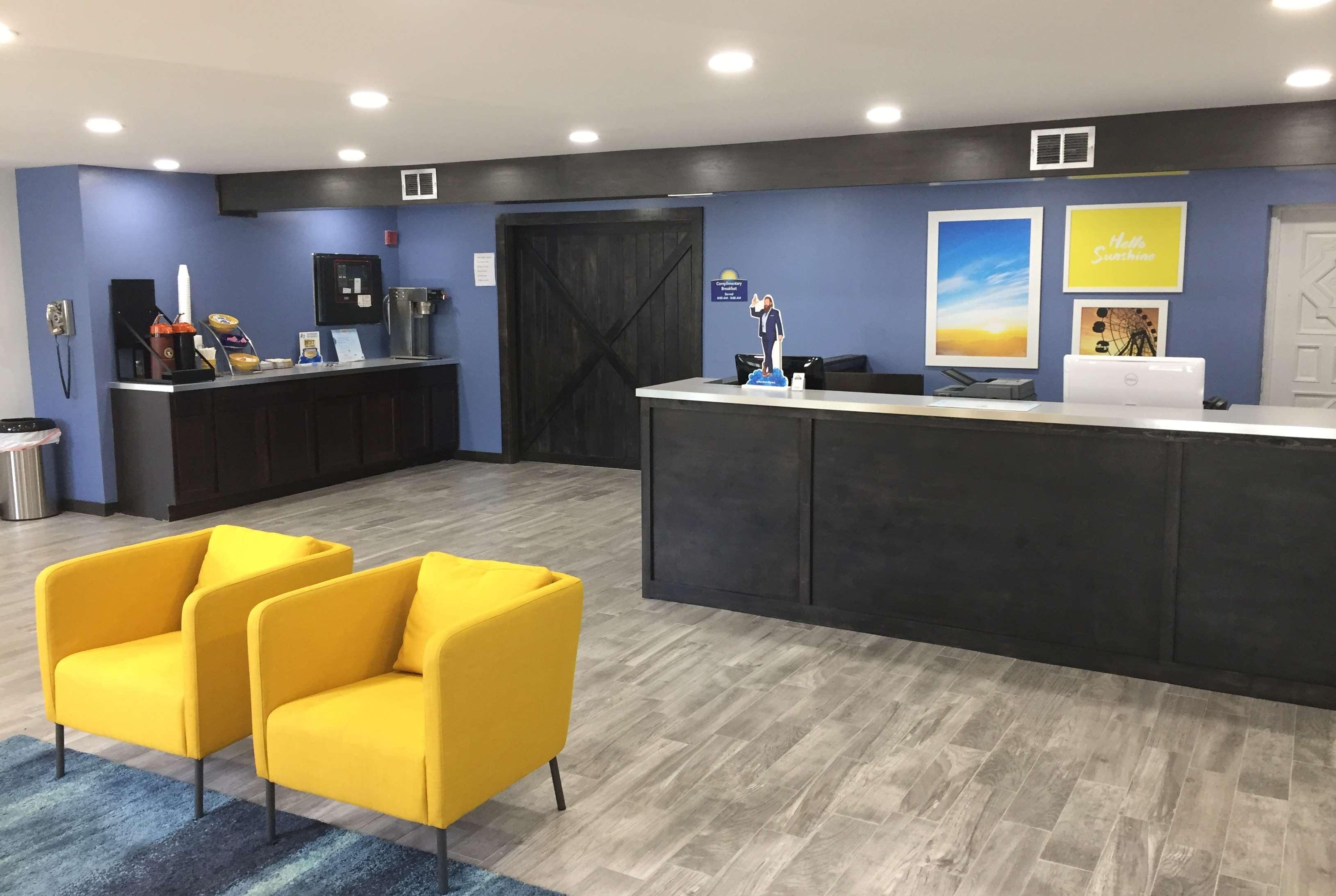 Days Inn & Suites By Wyndham Cincinnati North Springdale Zewnętrze zdjęcie