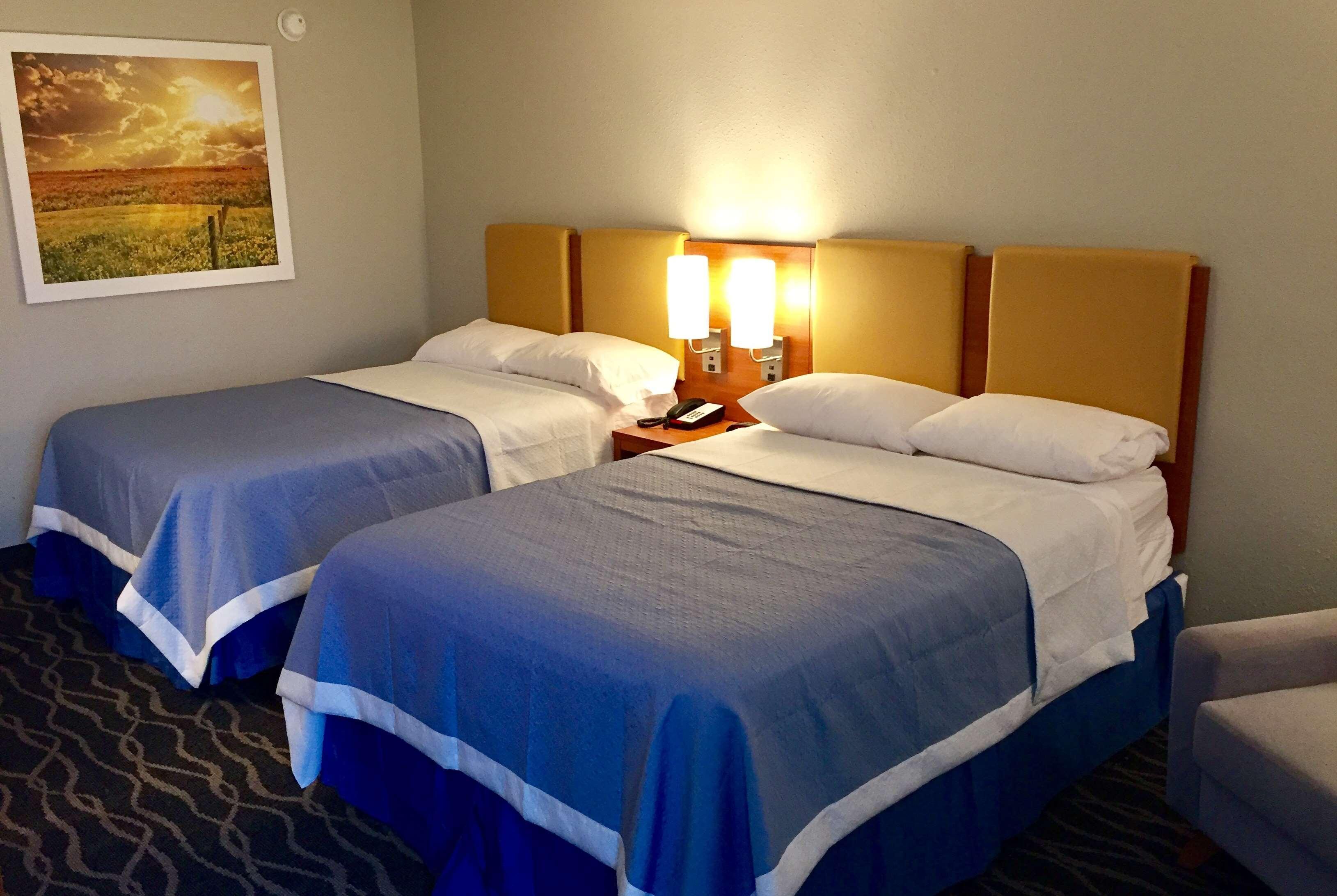 Days Inn & Suites By Wyndham Cincinnati North Springdale Zewnętrze zdjęcie
