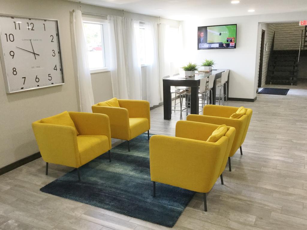 Days Inn & Suites By Wyndham Cincinnati North Springdale Zewnętrze zdjęcie