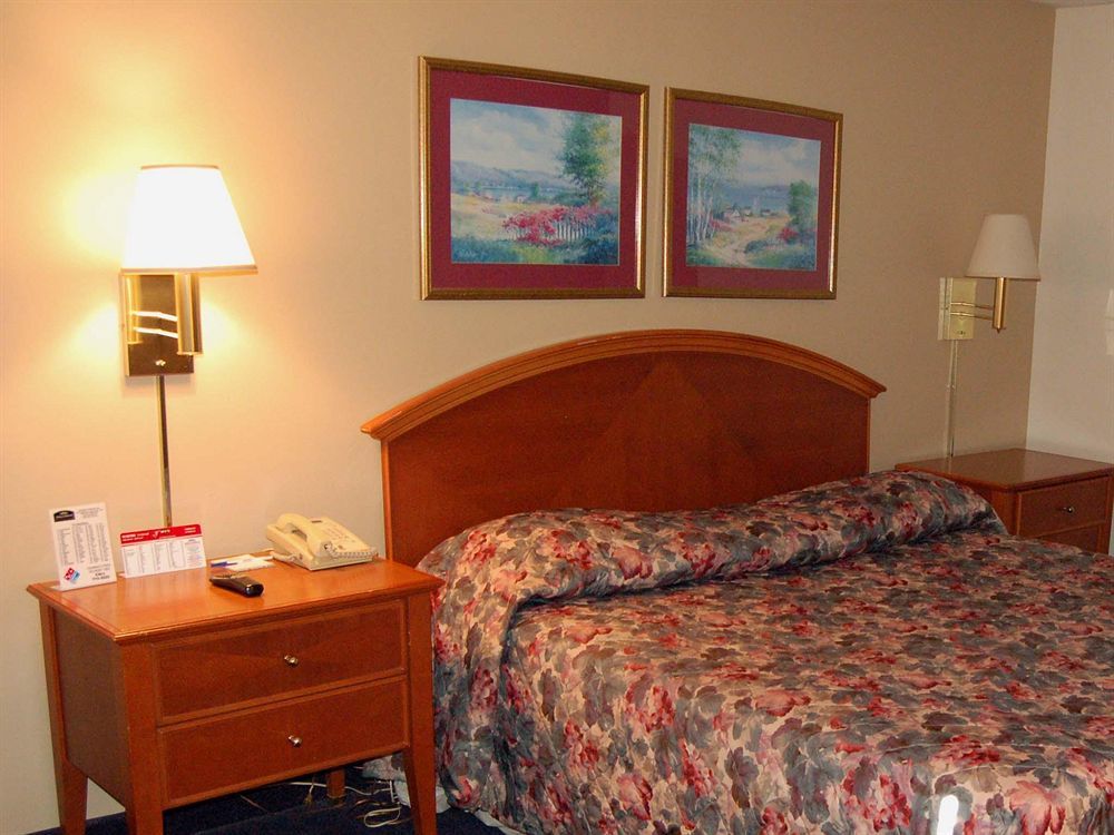 Days Inn & Suites By Wyndham Cincinnati North Springdale Zewnętrze zdjęcie