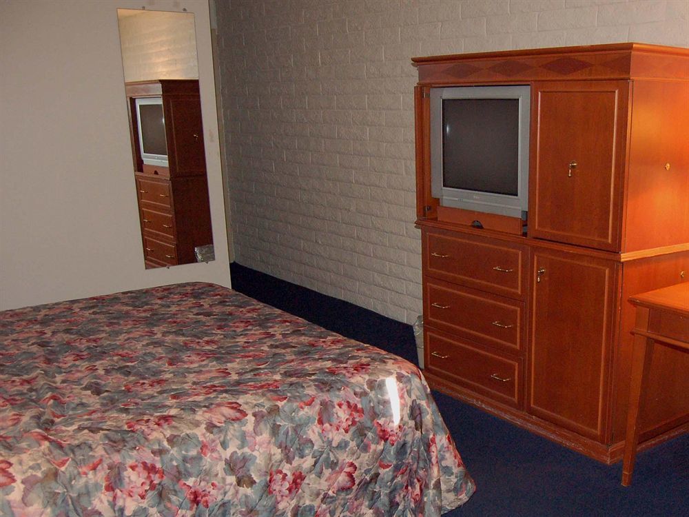 Days Inn & Suites By Wyndham Cincinnati North Springdale Zewnętrze zdjęcie