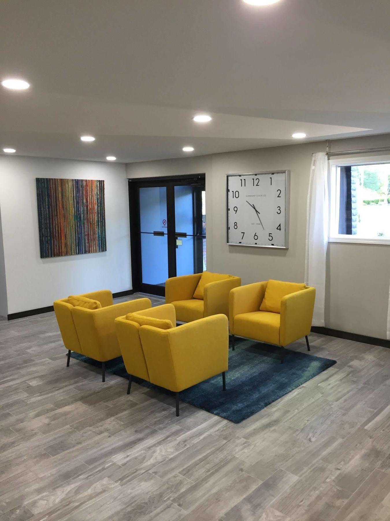 Days Inn & Suites By Wyndham Cincinnati North Springdale Zewnętrze zdjęcie