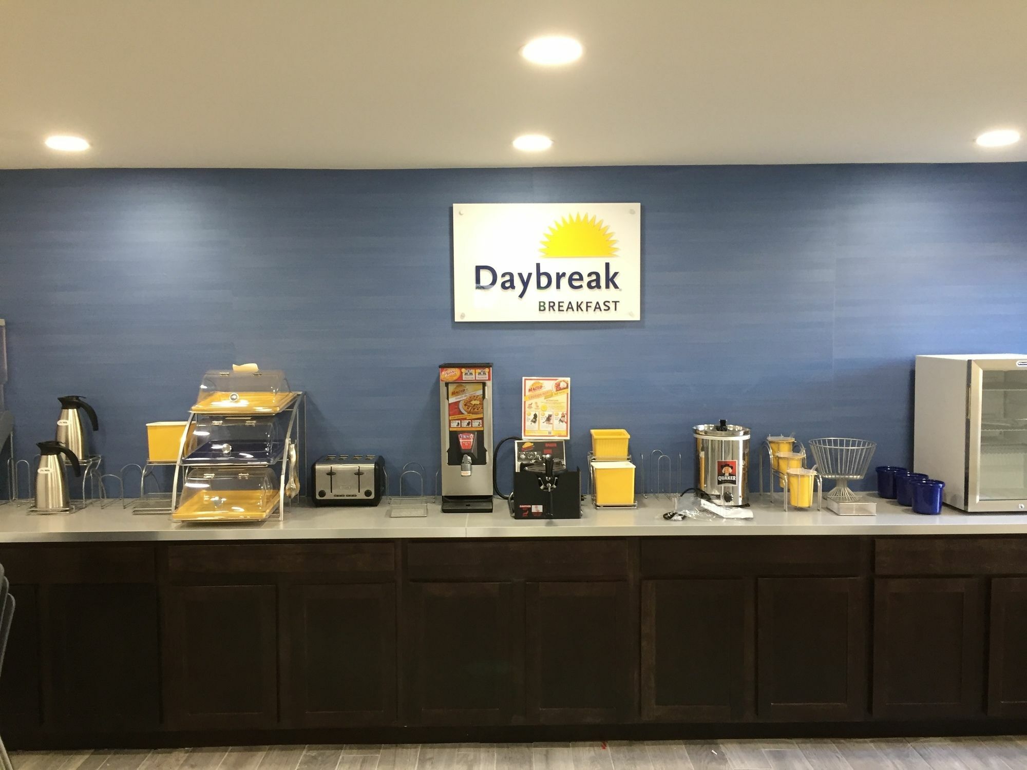 Days Inn & Suites By Wyndham Cincinnati North Springdale Zewnętrze zdjęcie