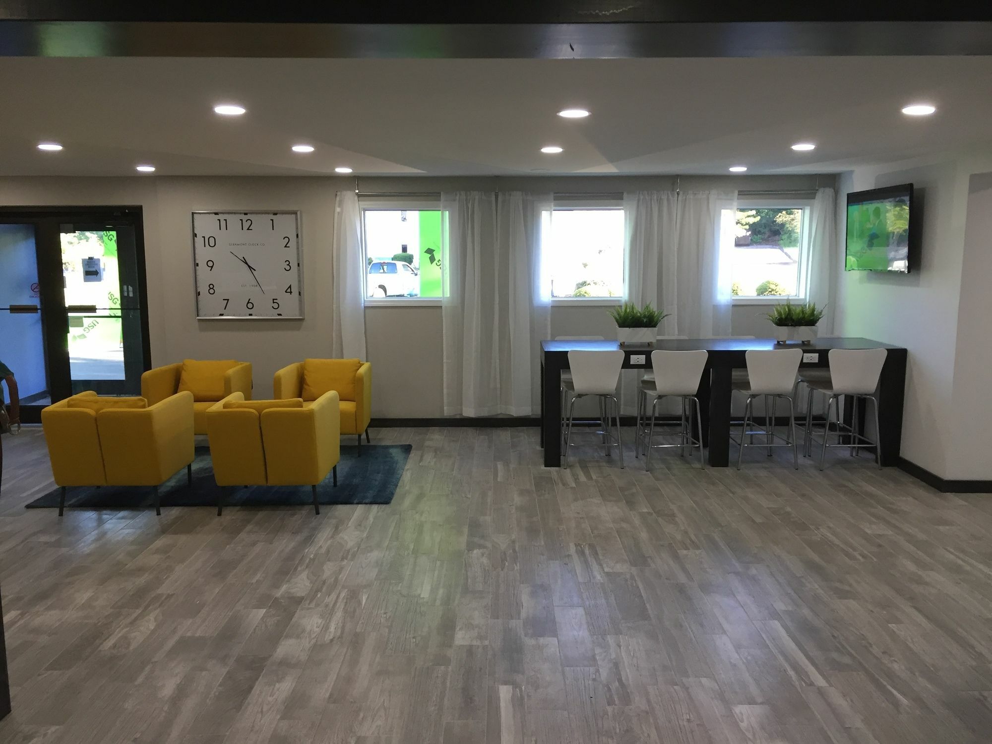 Days Inn & Suites By Wyndham Cincinnati North Springdale Zewnętrze zdjęcie