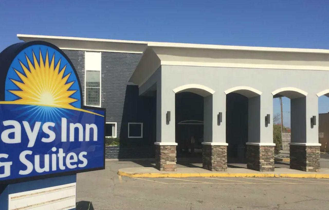 Days Inn & Suites By Wyndham Cincinnati North Springdale Zewnętrze zdjęcie